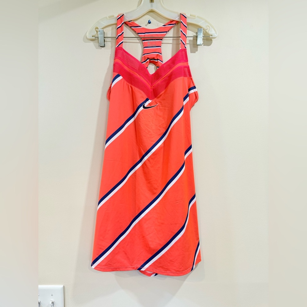 🔥Nike Women’s Active Wear Dress Size M EUC🔥